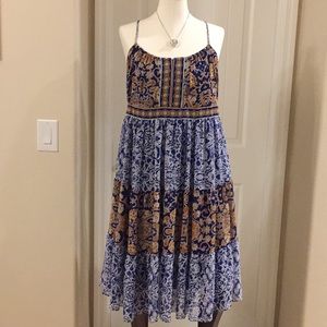 Jones New York flare dress. L:34in B:36in